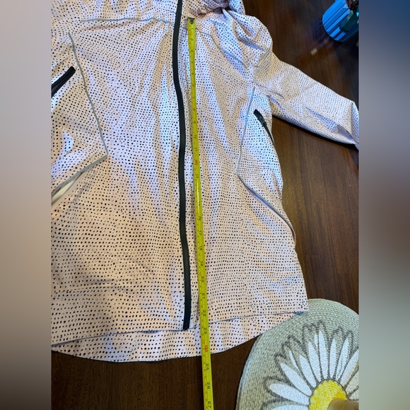 Lululemon runaway lightweight jacket - Picture 12 of 16